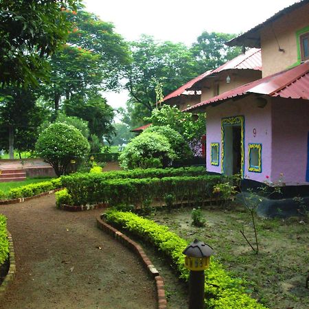 Raktokorobi Karu Gram Hotel Sri Niketan ภายนอก รูปภาพ