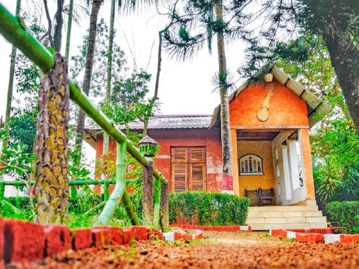 Raktokorobi Karu Gram Hotel Sri Niketan ภายนอก รูปภาพ