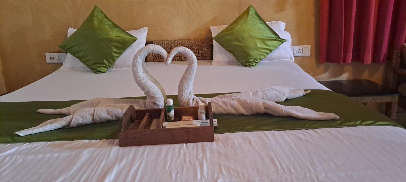 Raktokorobi Karu Gram Hotel Sri Niketan ภายนอก รูปภาพ