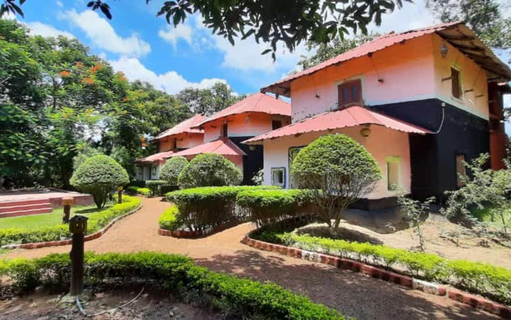 Raktokorobi Karu Gram Hotel Sri Niketan ภายนอก รูปภาพ