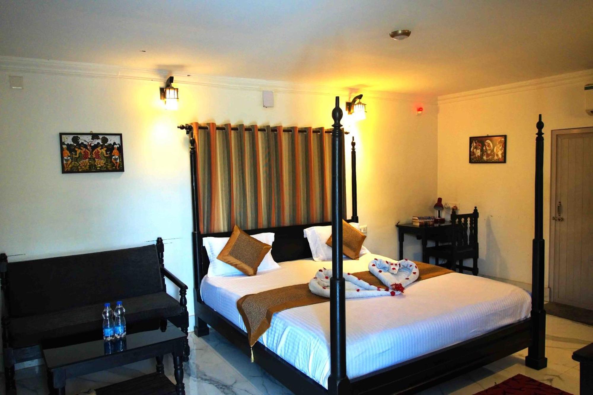 Raktokorobi Karu Gram Hotel Sri Niketan ภายนอก รูปภาพ