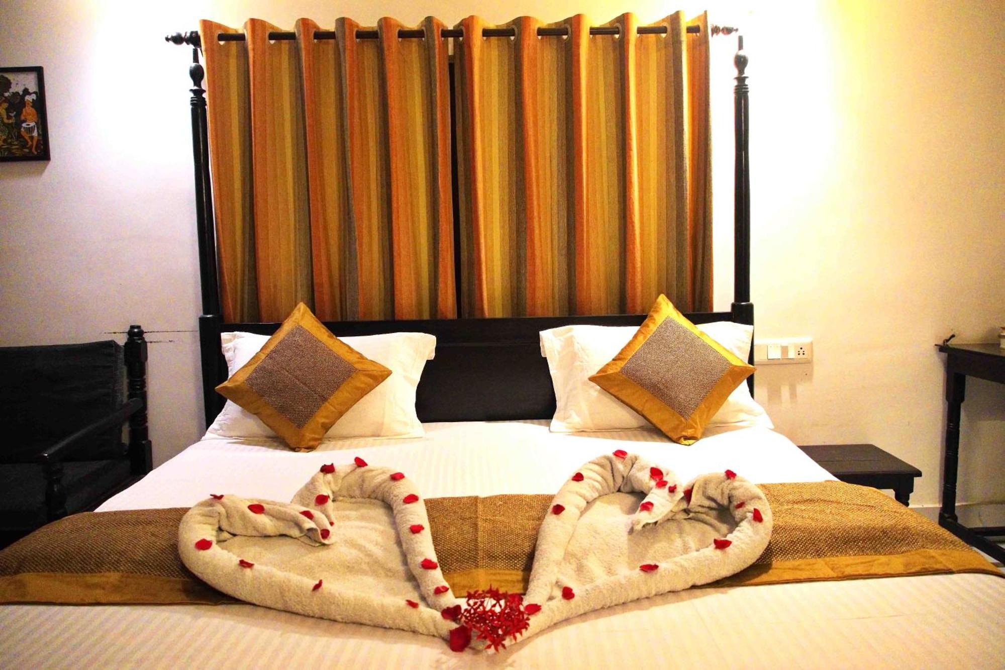 Raktokorobi Karu Gram Hotel Sri Niketan ภายนอก รูปภาพ